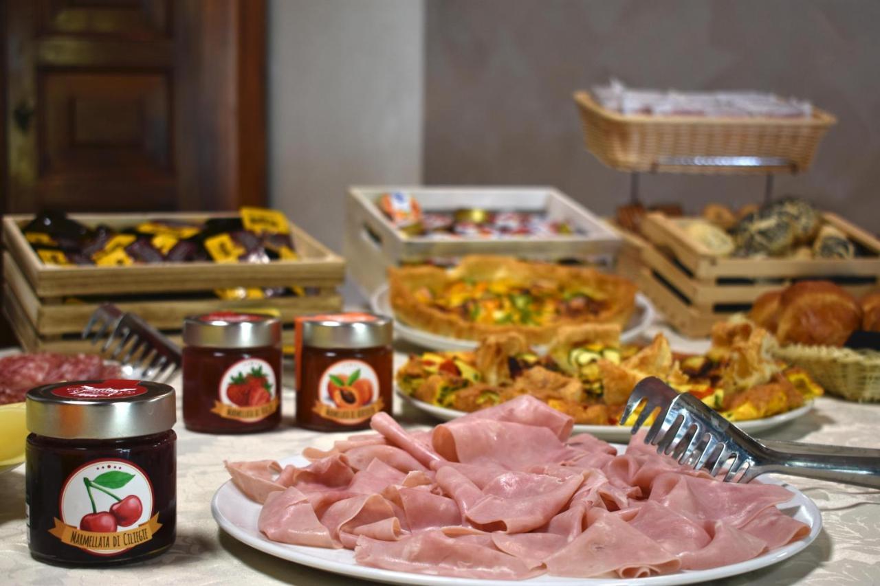 Agriturismo B&B Corte Tonolli Valeggio sul Mincio Luaran gambar