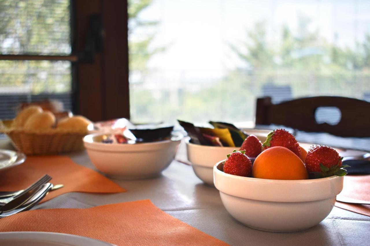 Agriturismo B&B Corte Tonolli Valeggio sul Mincio Luaran gambar