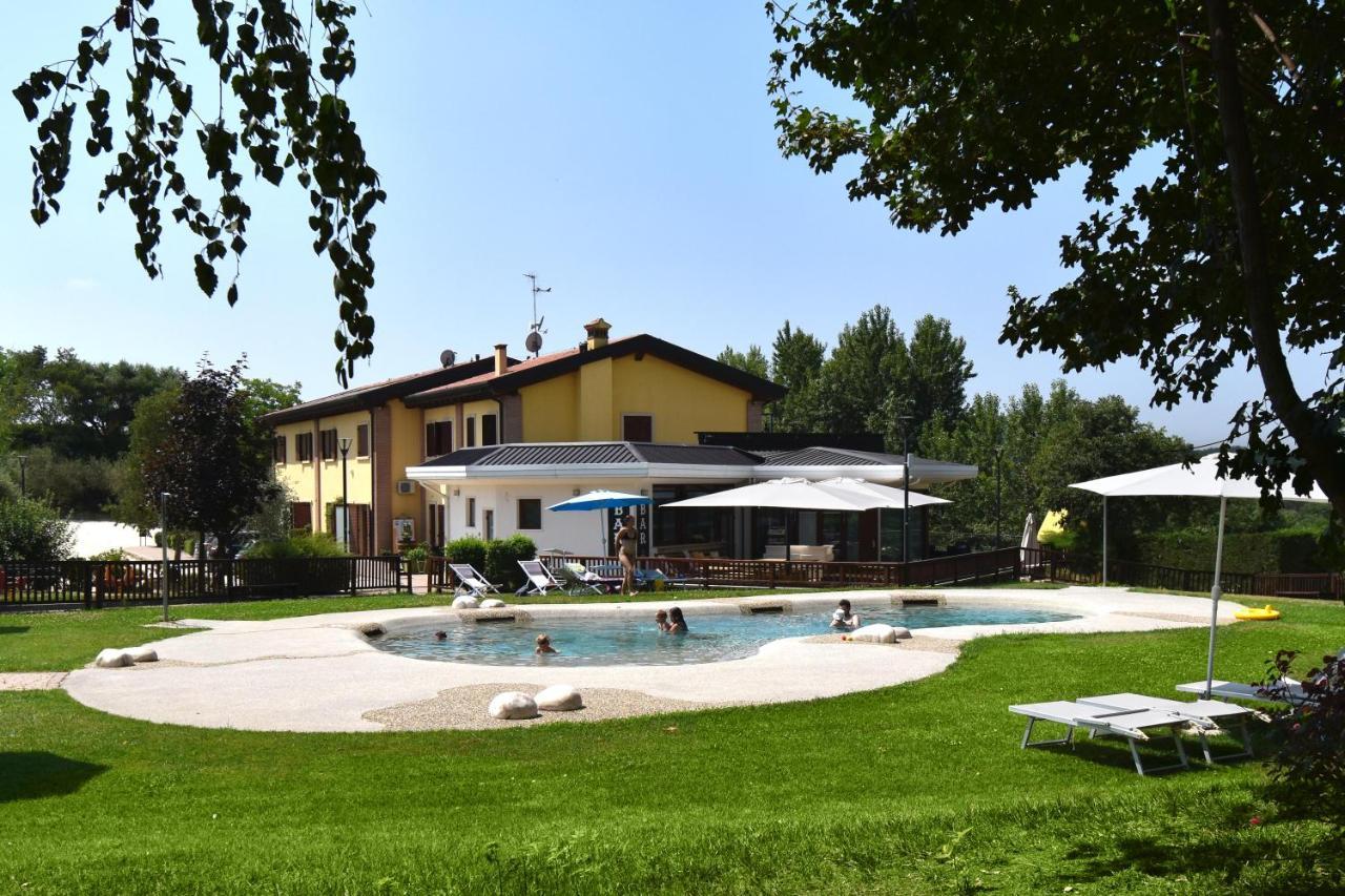 Agriturismo B&B Corte Tonolli Valeggio sul Mincio Luaran gambar