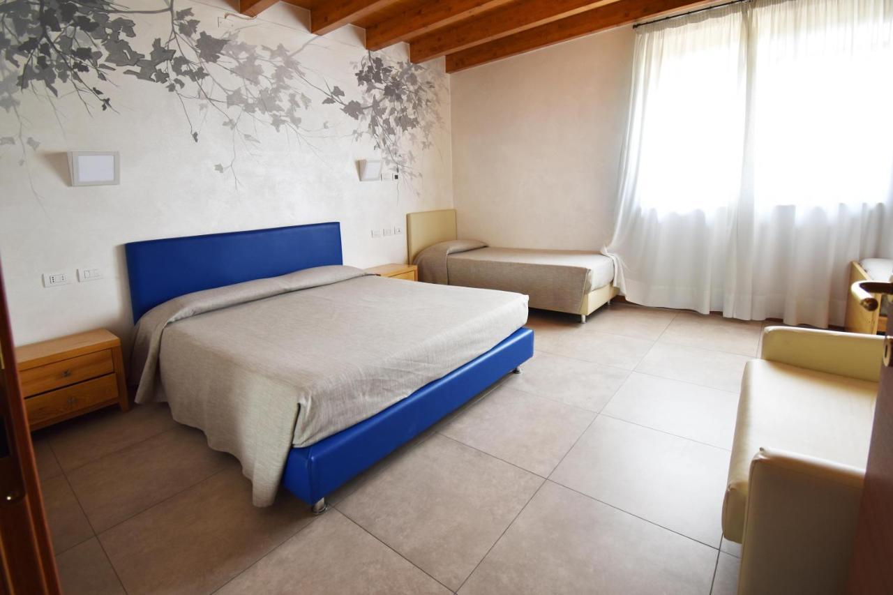 Agriturismo B&B Corte Tonolli Valeggio sul Mincio Luaran gambar