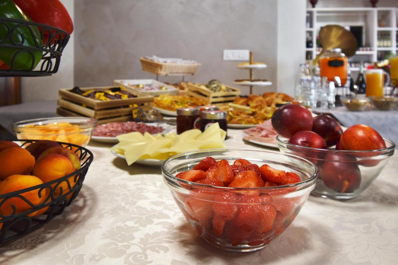 Agriturismo B&B Corte Tonolli Valeggio sul Mincio Luaran gambar