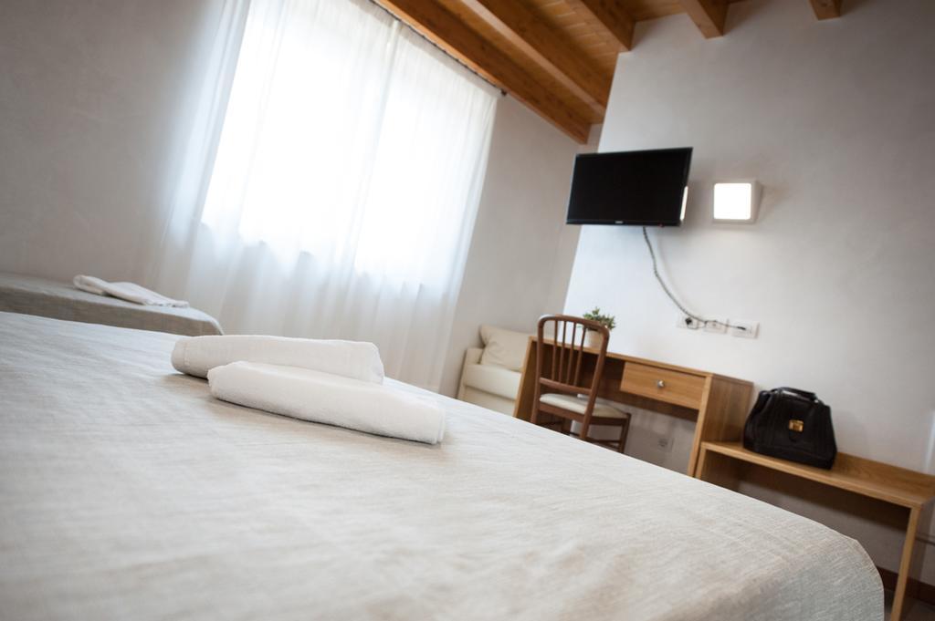 Agriturismo B&B Corte Tonolli Valeggio sul Mincio Bilik gambar