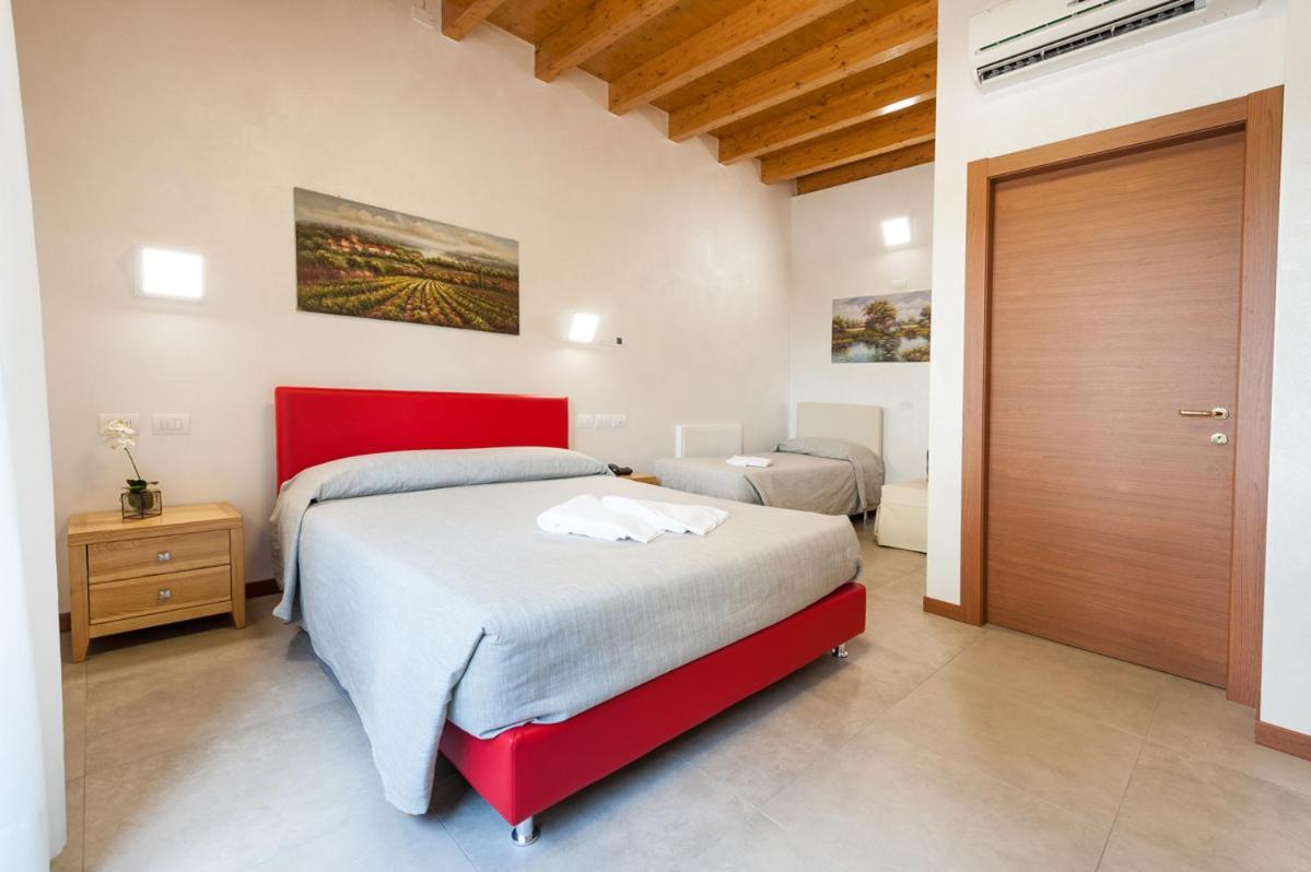 Agriturismo B&B Corte Tonolli Valeggio sul Mincio Luaran gambar