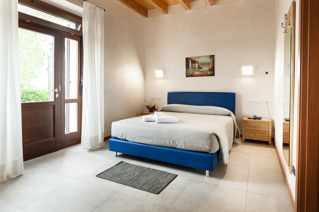 Agriturismo B&B Corte Tonolli Valeggio sul Mincio Bilik gambar
