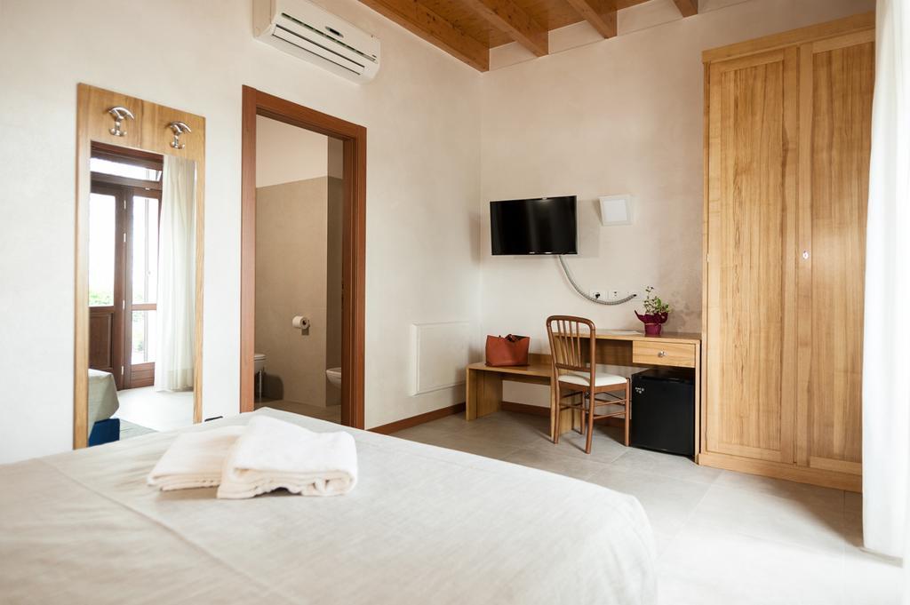 Agriturismo B&B Corte Tonolli Valeggio sul Mincio Bilik gambar