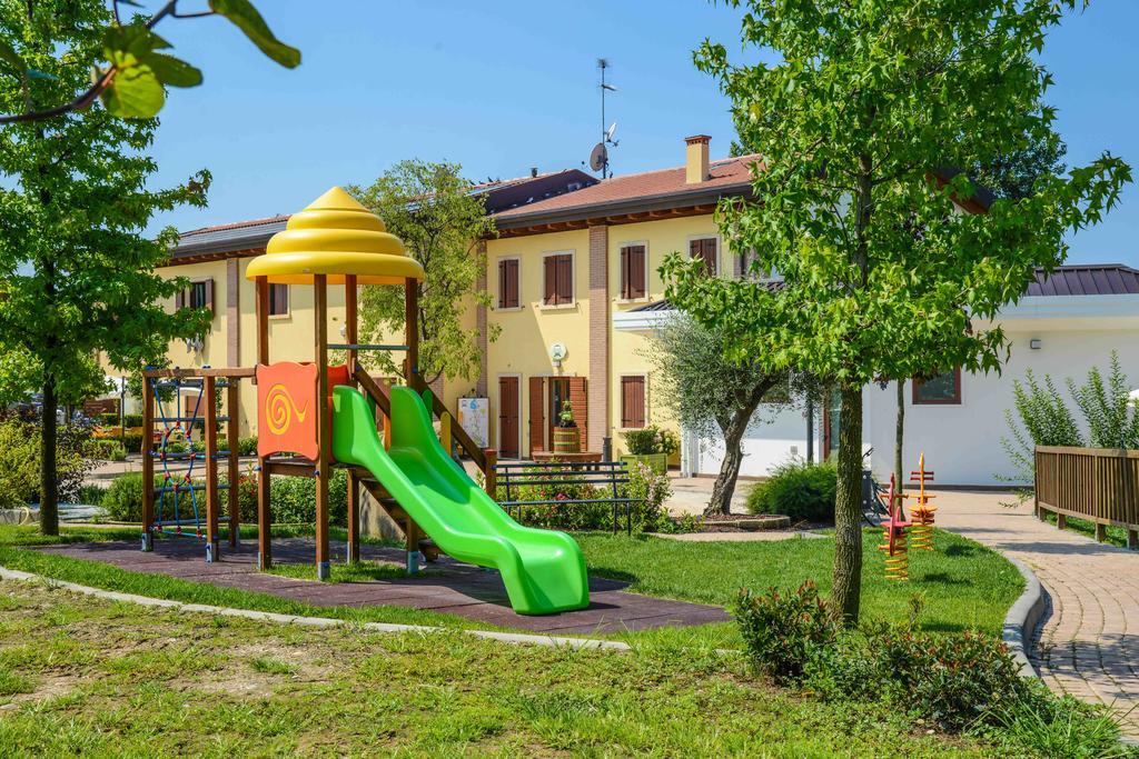 Agriturismo B&B Corte Tonolli Valeggio sul Mincio Luaran gambar