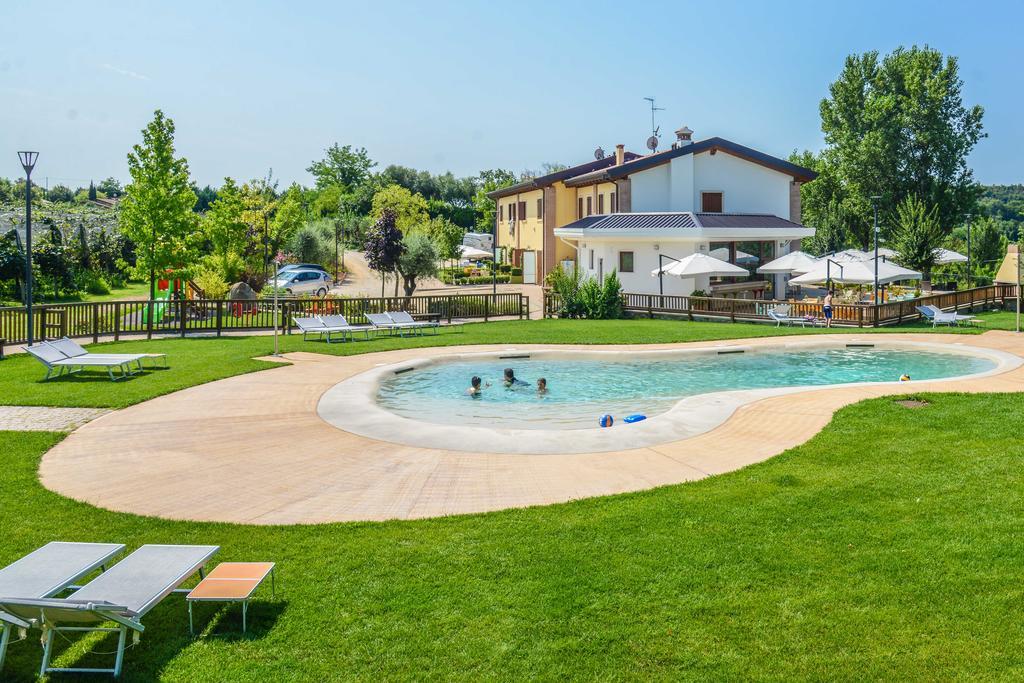 Agriturismo B&B Corte Tonolli Valeggio sul Mincio Luaran gambar