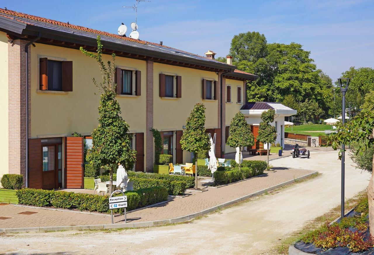 Agriturismo B&B Corte Tonolli Valeggio sul Mincio Luaran gambar